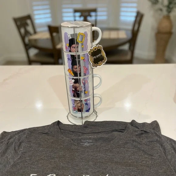 "Friends" Stackable Ceramic Mug 4 Pack and Friends XXL women’s shirt combo - Picture 2 of 11